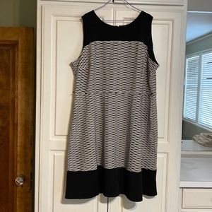 Back and white a-line dress